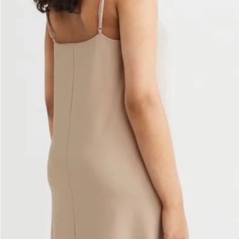 H&M dress in great condition size M - Picture 2 of 6